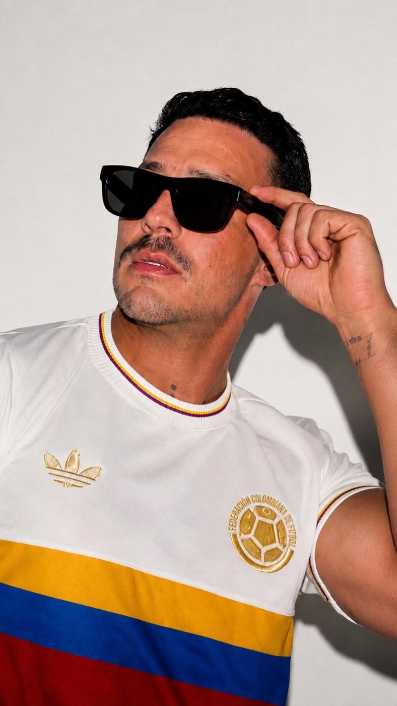 Alex Sanchez behind the decks